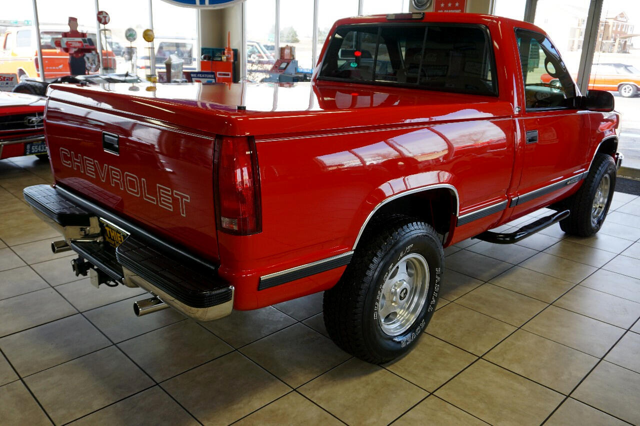 Chevrolet-Silverado-1500-1995-Classic-Car-8