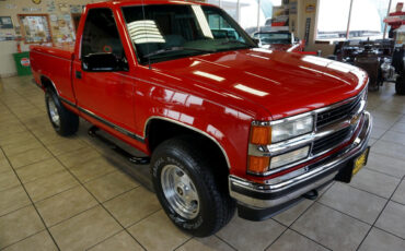 Chevrolet-Silverado-1500-1995-Classic-Car-9