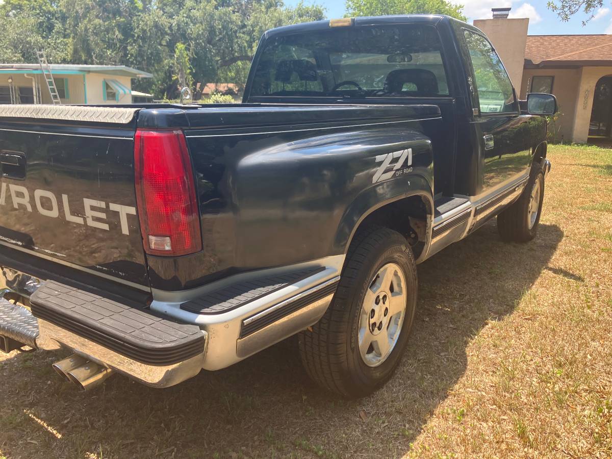 Chevrolet-Silverado-1500-4x4-1991-black-4