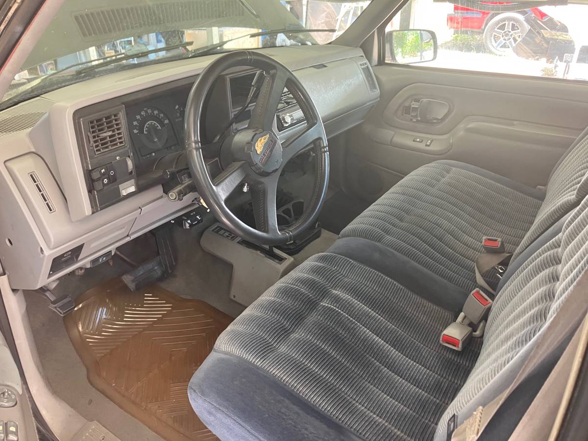 Chevrolet-Silverado-1500-4x4-1991-black-6