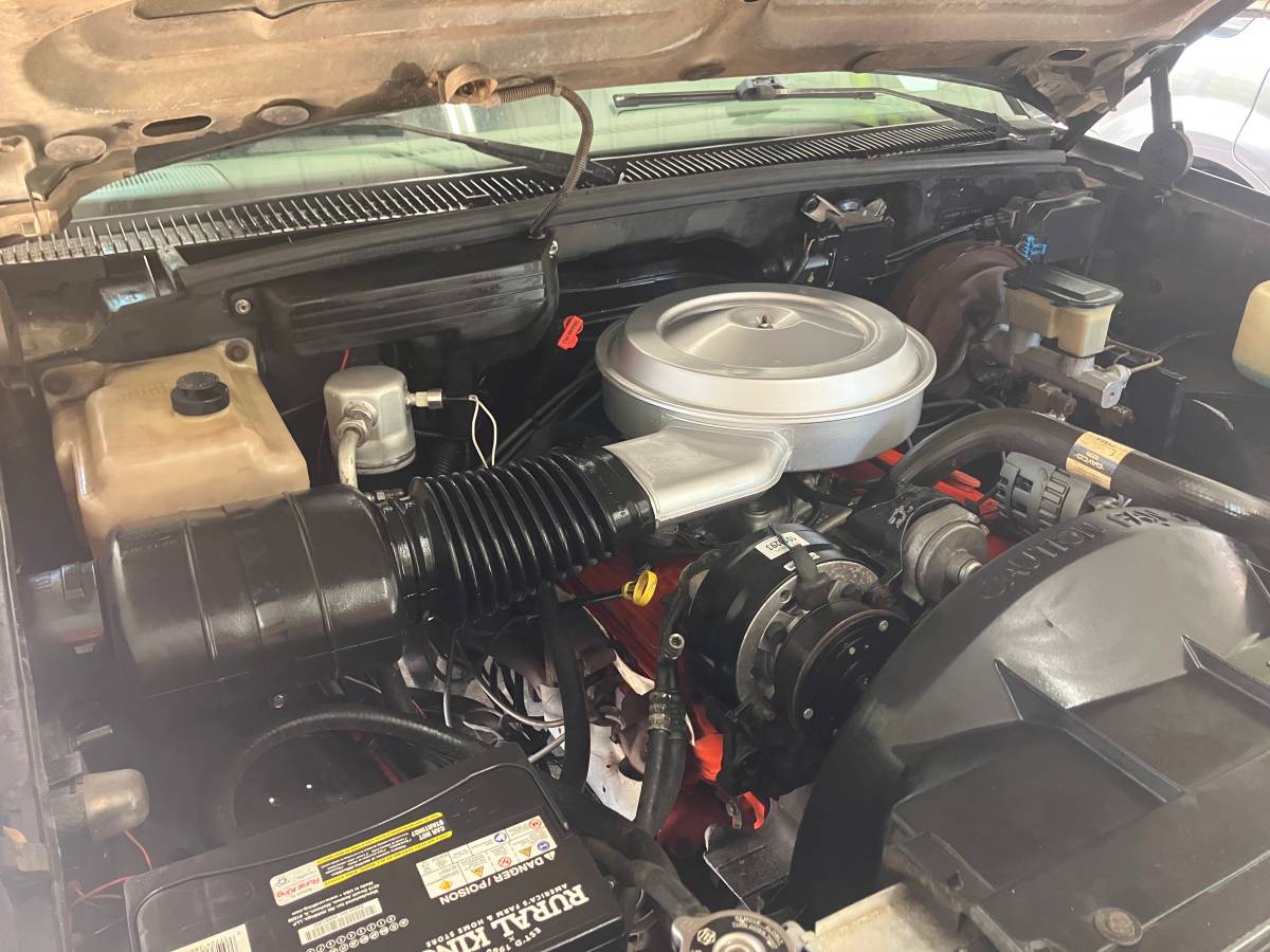 Chevrolet-Silverado-1500-4x4-1991-black-8