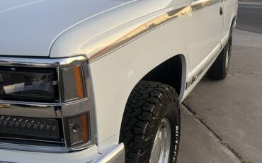 Chevrolet-Silverado-1500-4x4-1993-custom-1