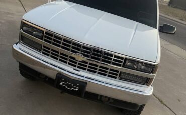Chevrolet-Silverado-1500-4x4-1993-custom-2