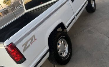 Chevrolet-Silverado-1500-4x4-1993-custom-3