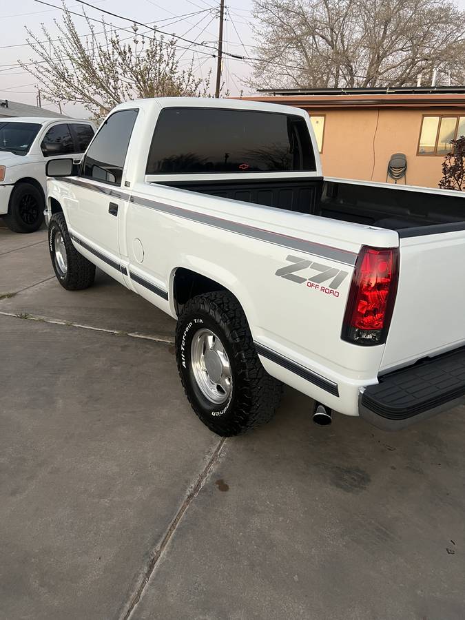 Chevrolet-Silverado-1500-4x4-1993-custom-4
