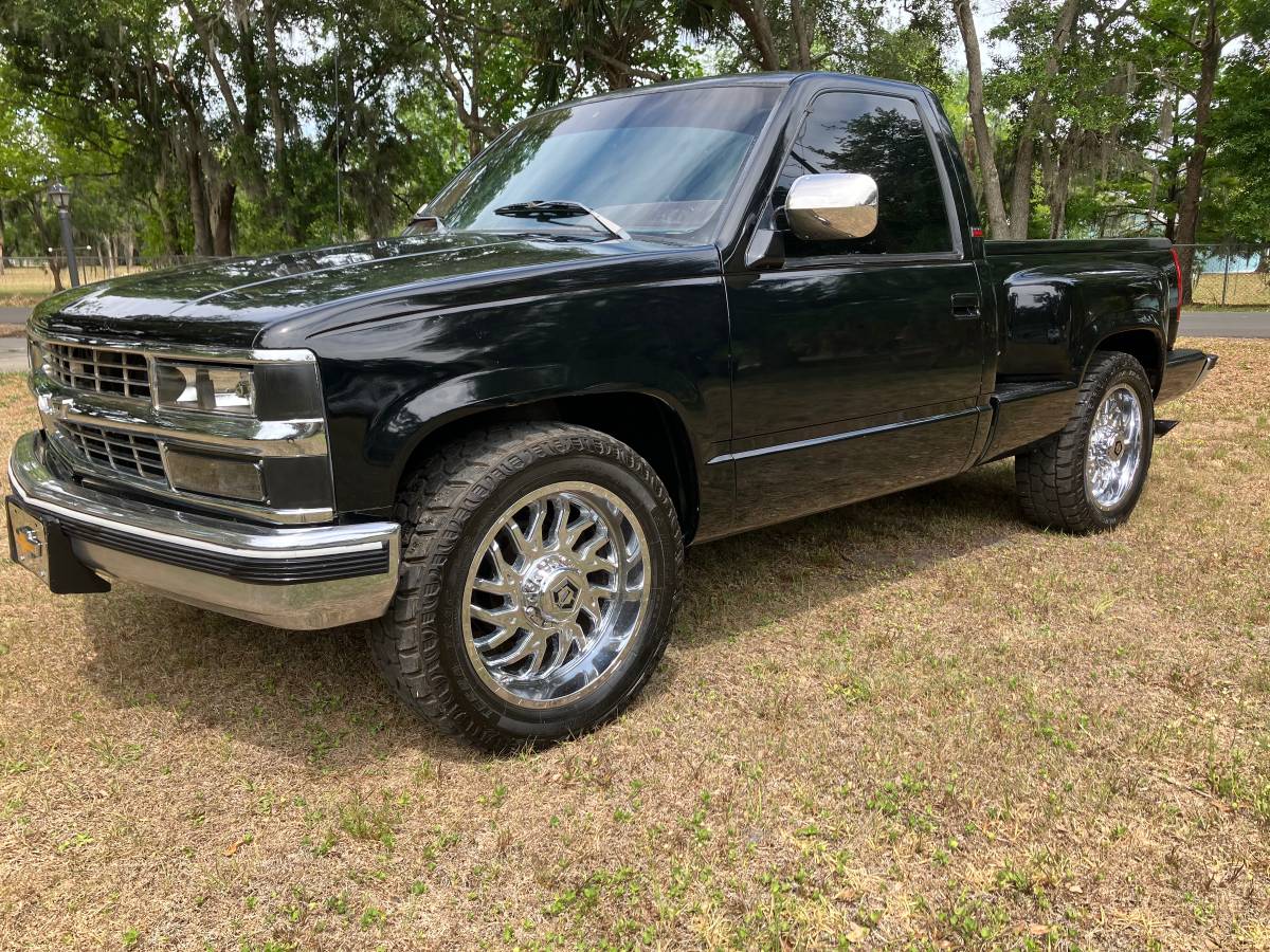 Chevrolet-Silverado-1500-step-side-1990-black-1