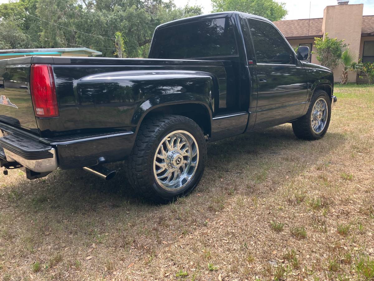 Chevrolet-Silverado-1500-step-side-1990-black-2