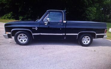 Chevrolet-Silverado-1982-black-1
