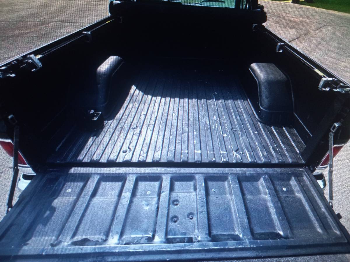 Chevrolet-Silverado-1982-black-4