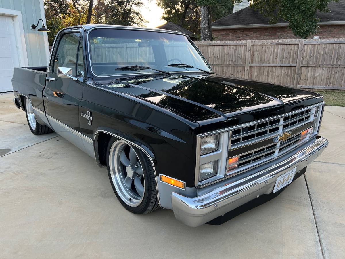 Chevrolet-Silverado-1984-black-1