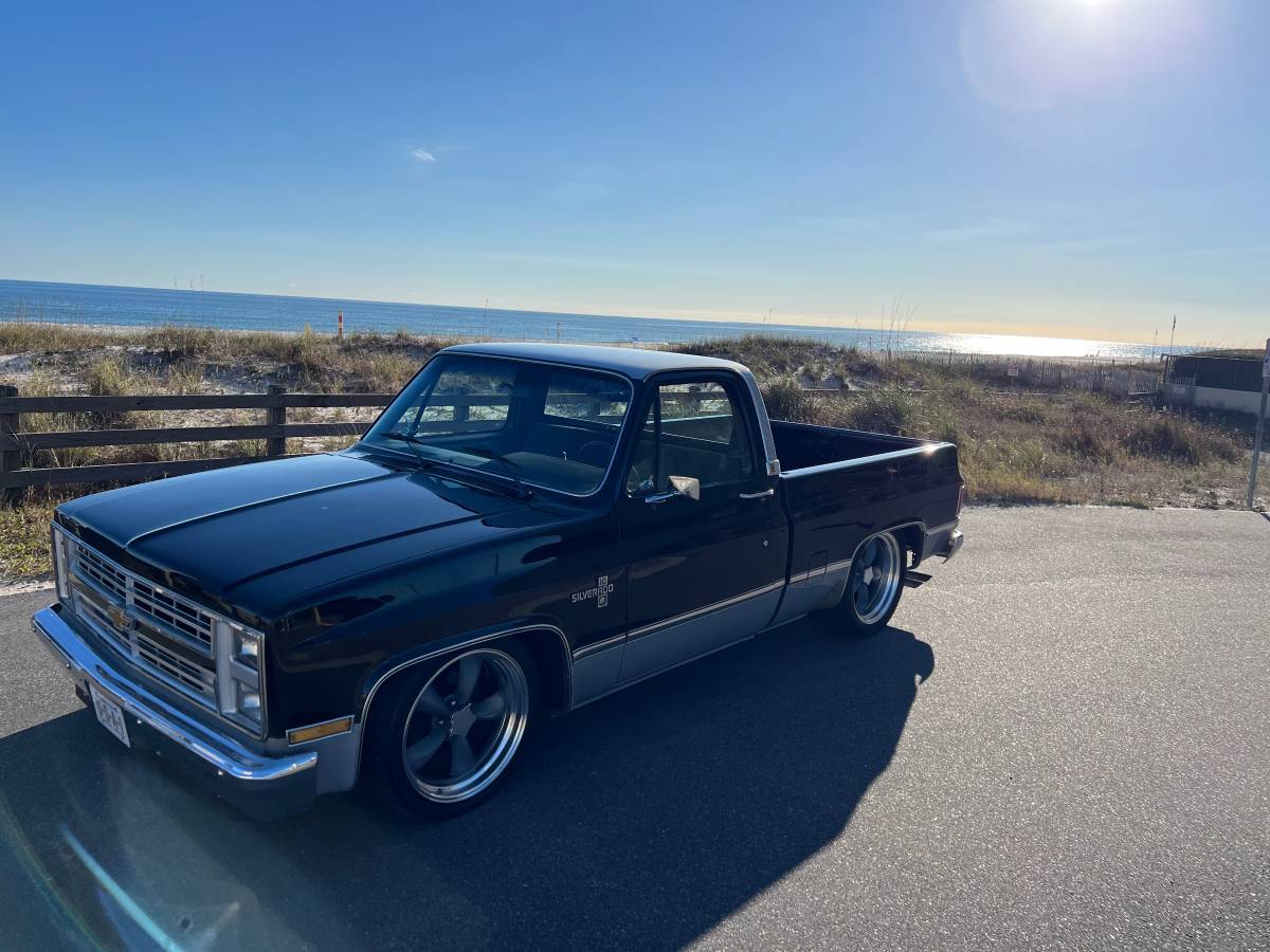 Chevrolet-Silverado-1984-black-10