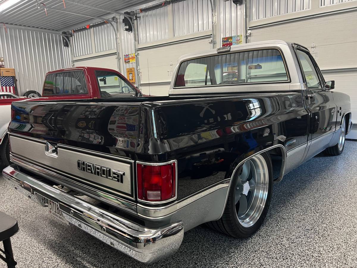 Chevrolet-Silverado-1984-black-15