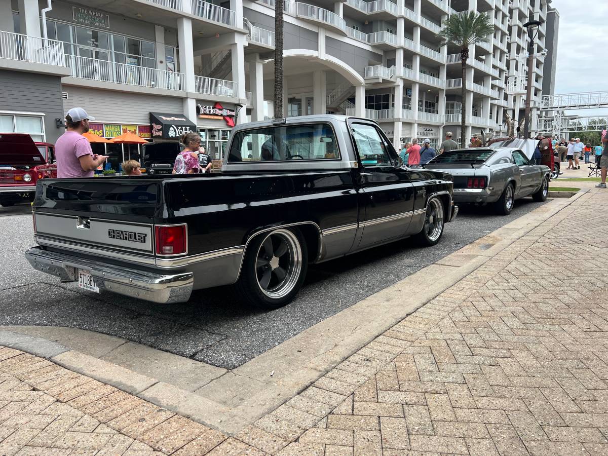 Chevrolet-Silverado-1984-black-16