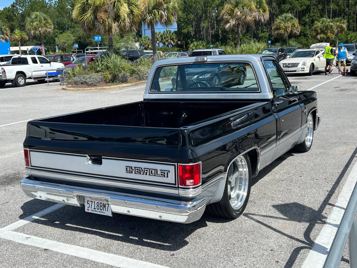 Chevrolet-Silverado-1984-black-18