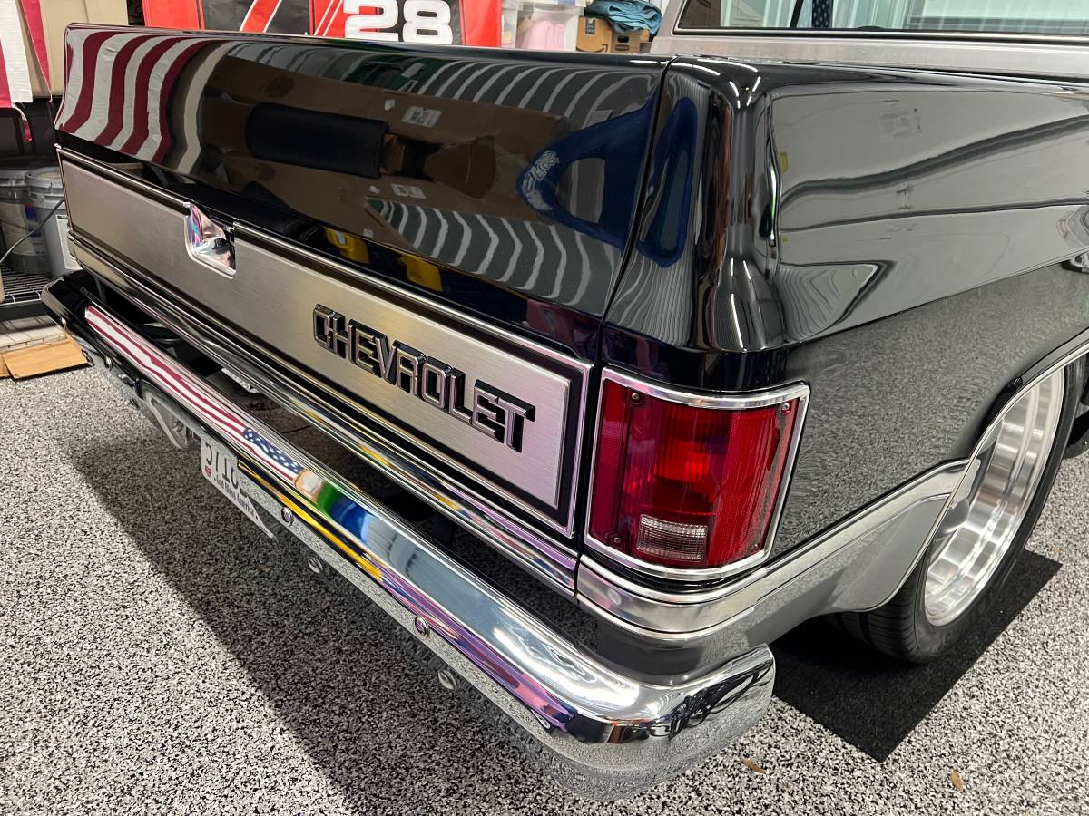 Chevrolet-Silverado-1984-black-20