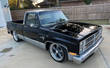 Chevrolet-Silverado-1984-black-3