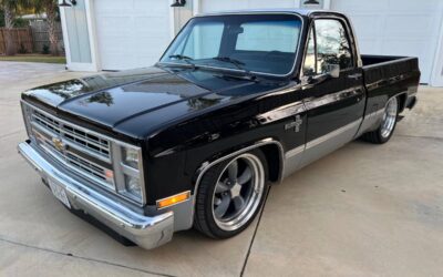 Chevrolet Silverado  1984 black