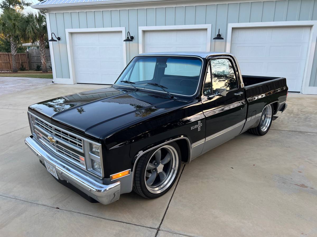 Chevrolet-Silverado-1984-black-6