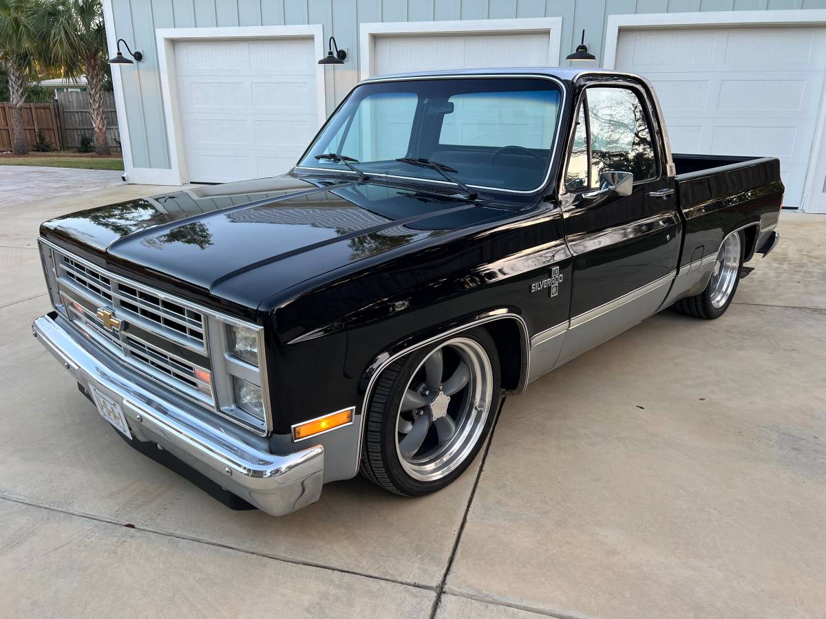 Chevrolet-Silverado-1984-black