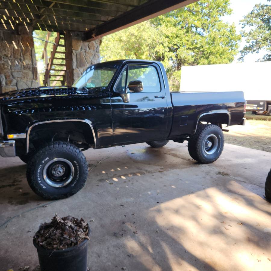 Chevrolet-Silverado-1986-black-4