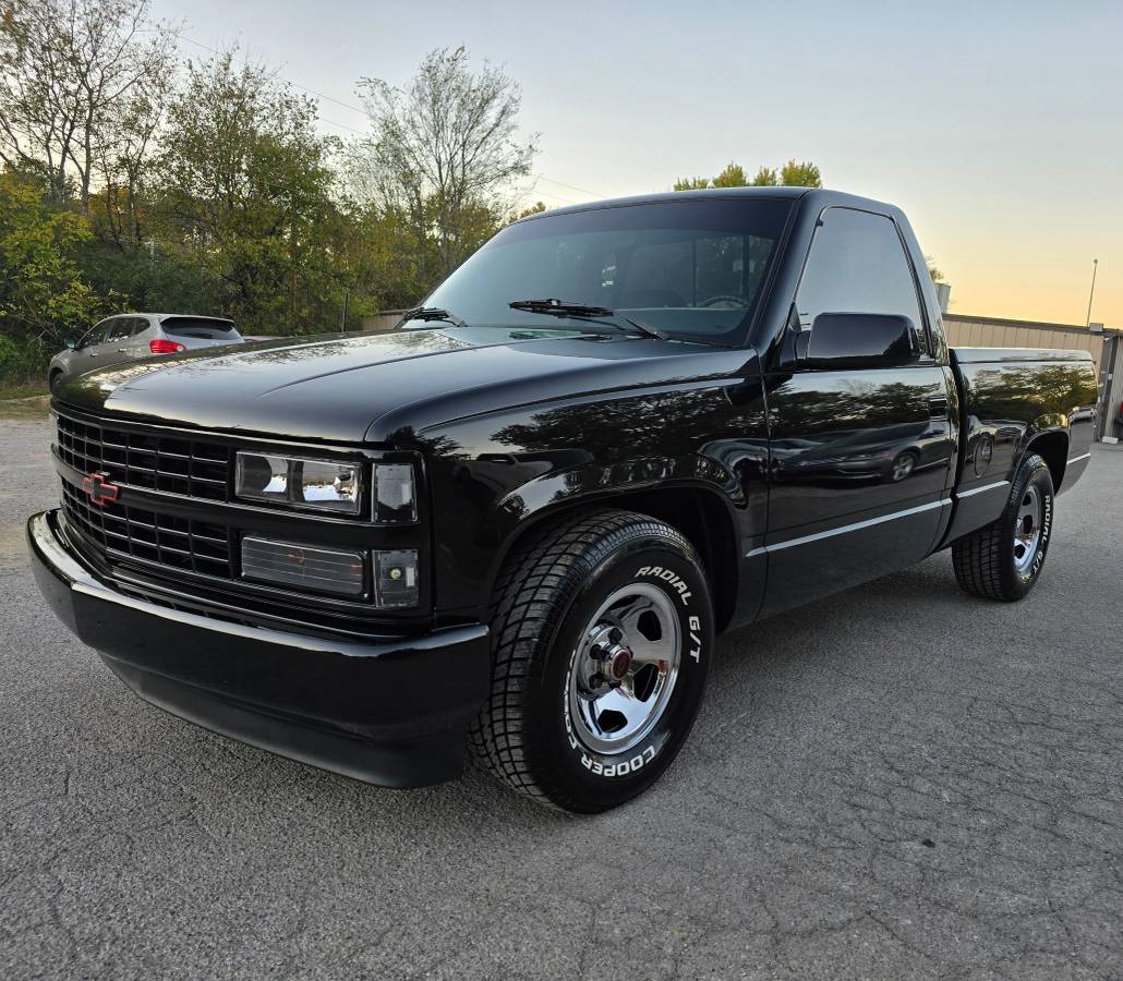 Chevrolet-Silverado-1991-black-8