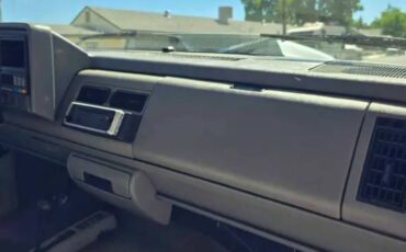 Chevrolet-Silverado-1993-white-15