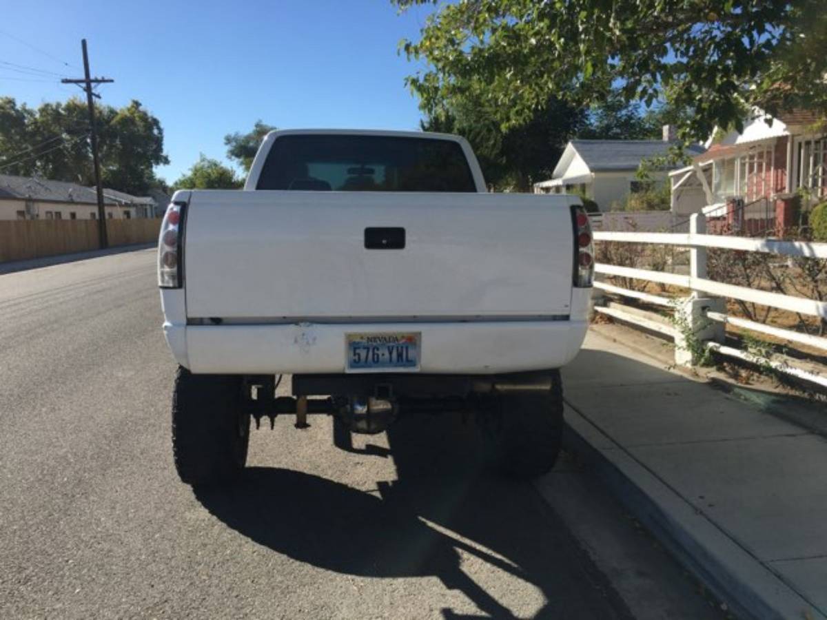 Chevrolet-Silverado-1993-white-2