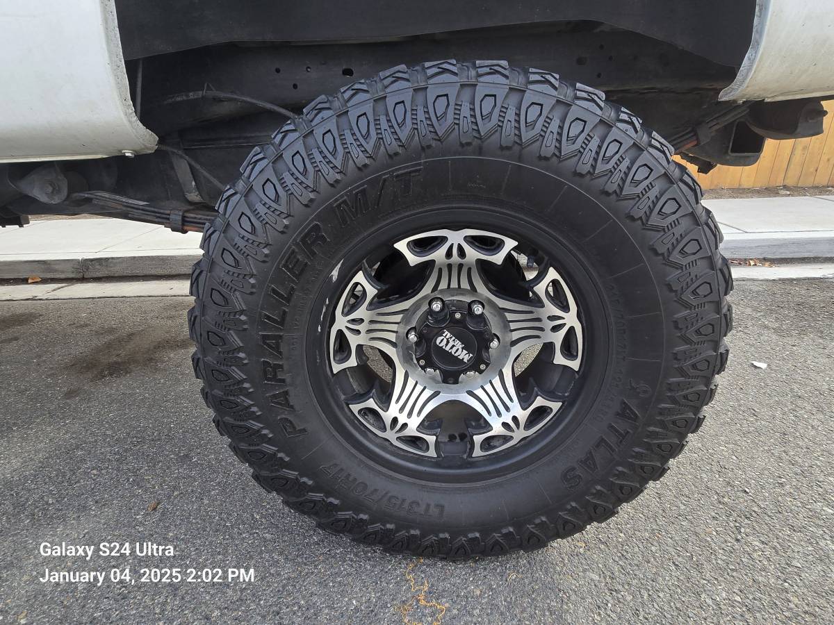 Chevrolet-Silverado-1993-white-23