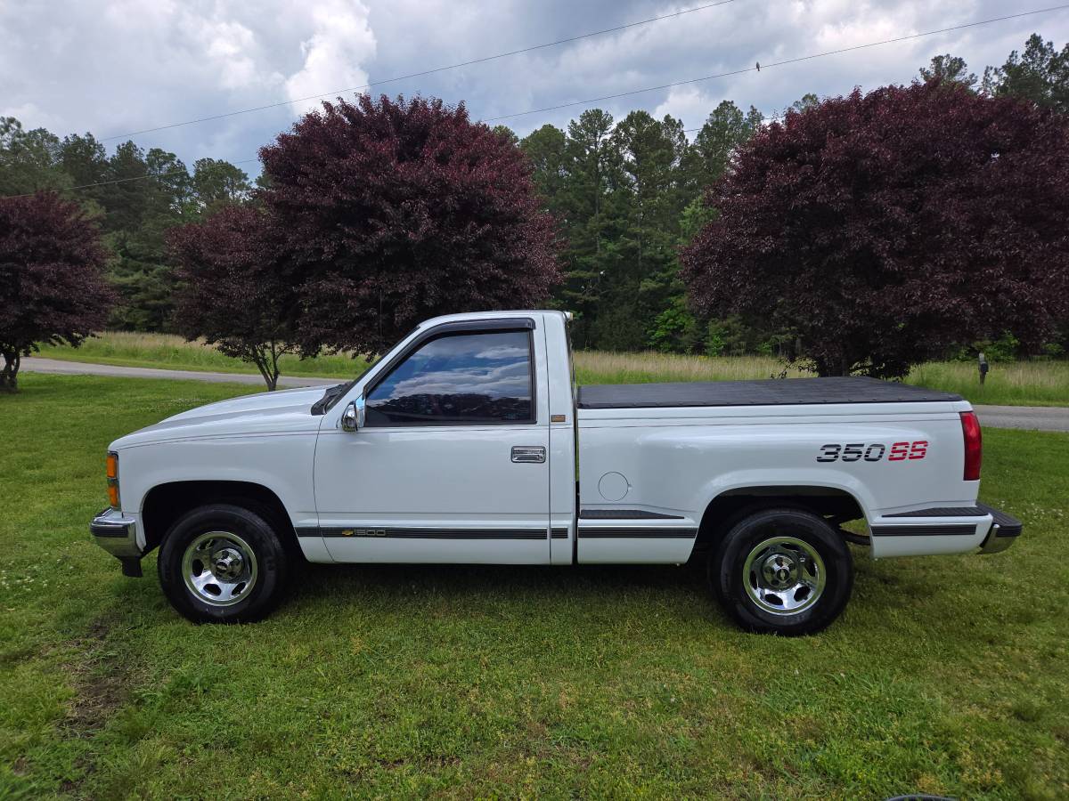 Chevrolet Silverado  1993 white