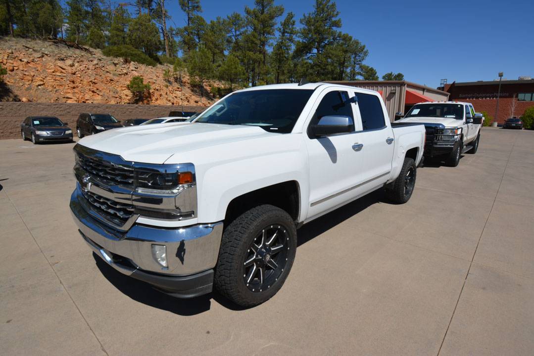 Chevrolet-Silverado-2017-white