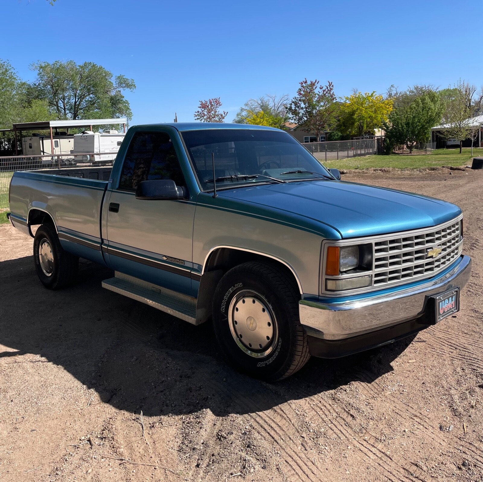 Chevrolet-Silverado-2500-1988-Standard-Cab-Pickup-17