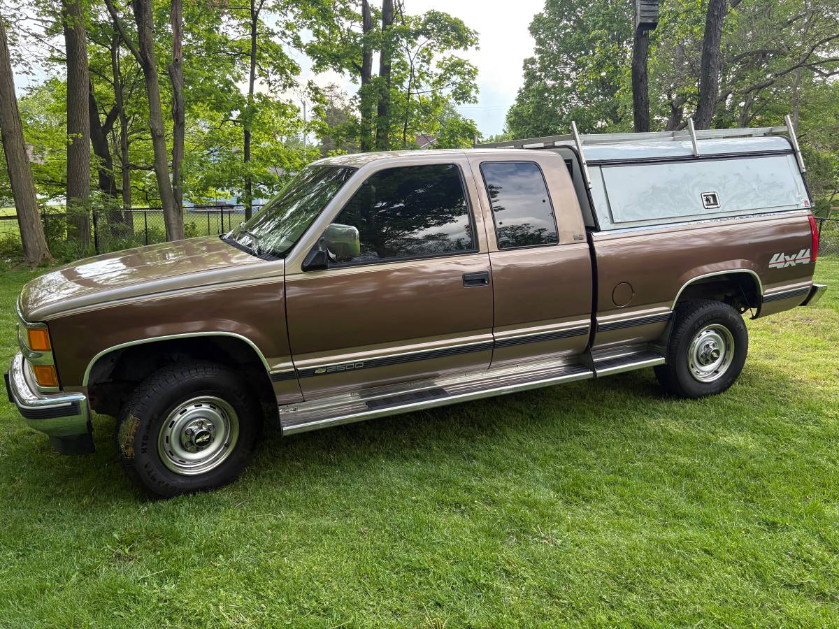 Chevrolet-Silverado-2500-short-bed-4x4-1994-1