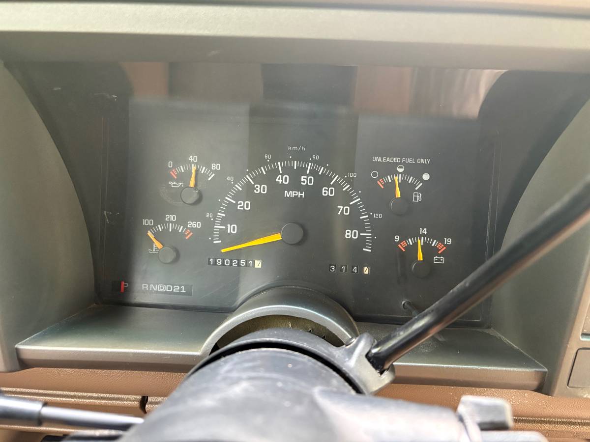 Chevrolet-Silverado-2500-short-bed-4x4-1994-12