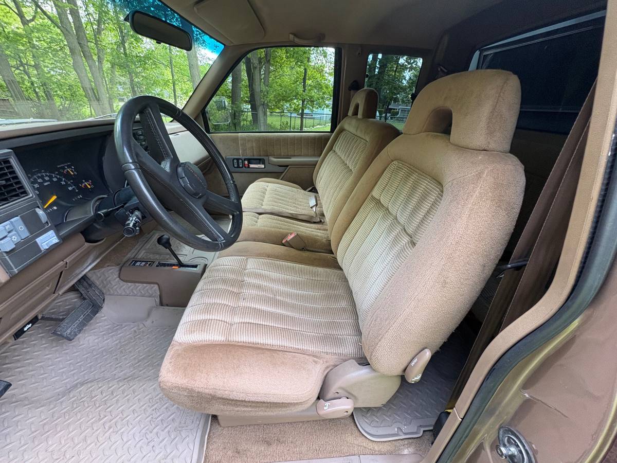 Chevrolet-Silverado-2500-short-bed-4x4-1994-8