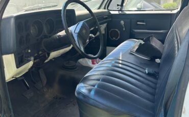 Chevrolet-Silverado-2500hd-diesel-1982-2
