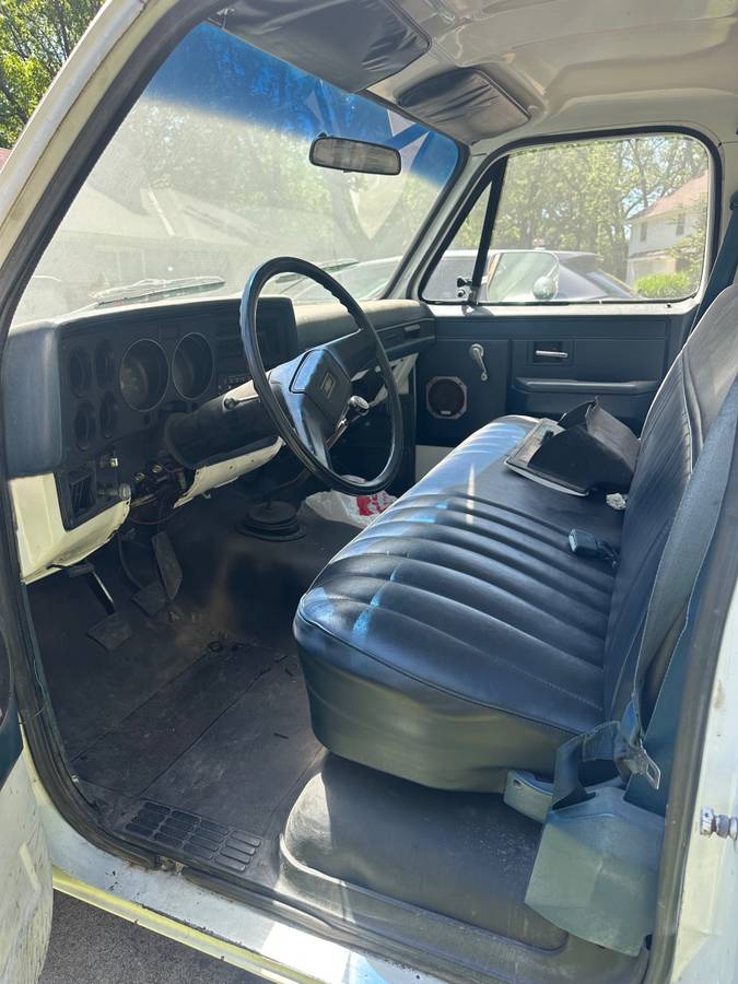Chevrolet-Silverado-2500hd-diesel-1982-2
