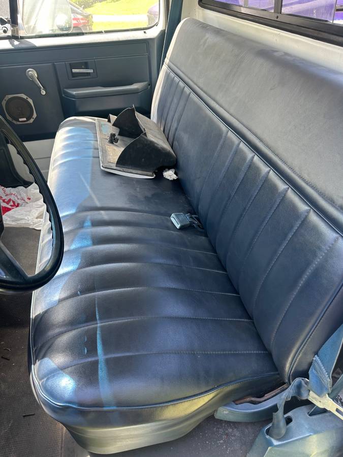 Chevrolet-Silverado-2500hd-diesel-1982-3