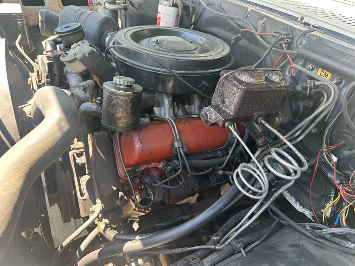 Chevrolet-Silverado-2500hd-diesel-1982-4