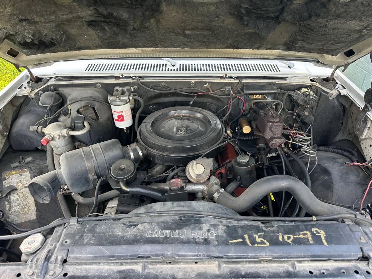 Chevrolet-Silverado-2500hd-diesel-1982-7