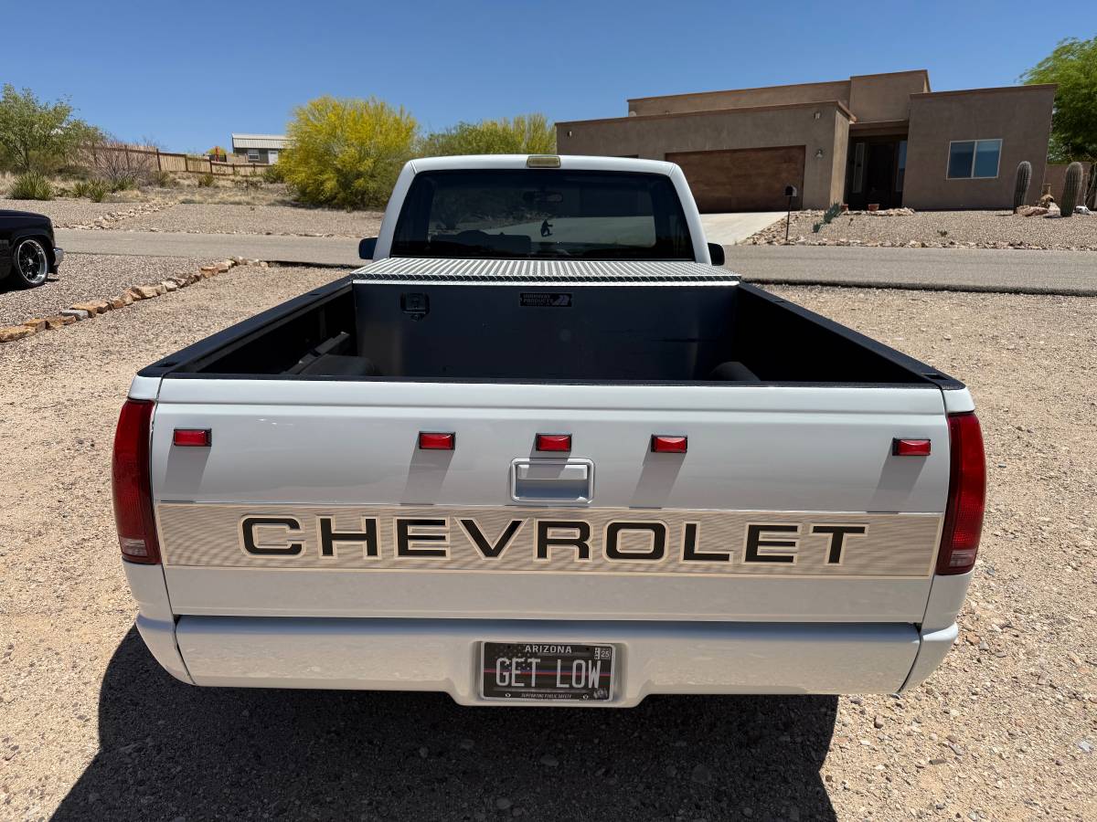 Chevrolet-Silverado-3500-1992-white-14