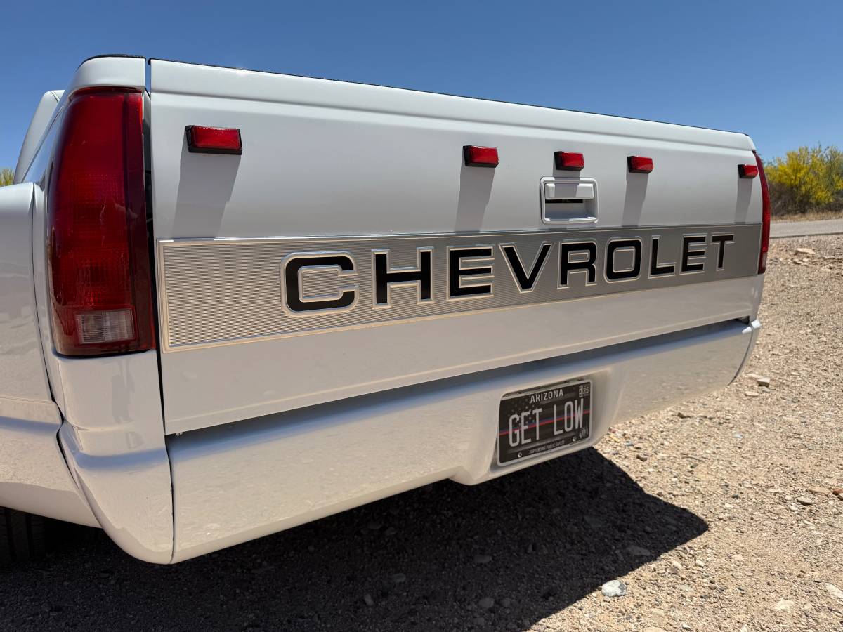 Chevrolet-Silverado-3500-1992-white-15