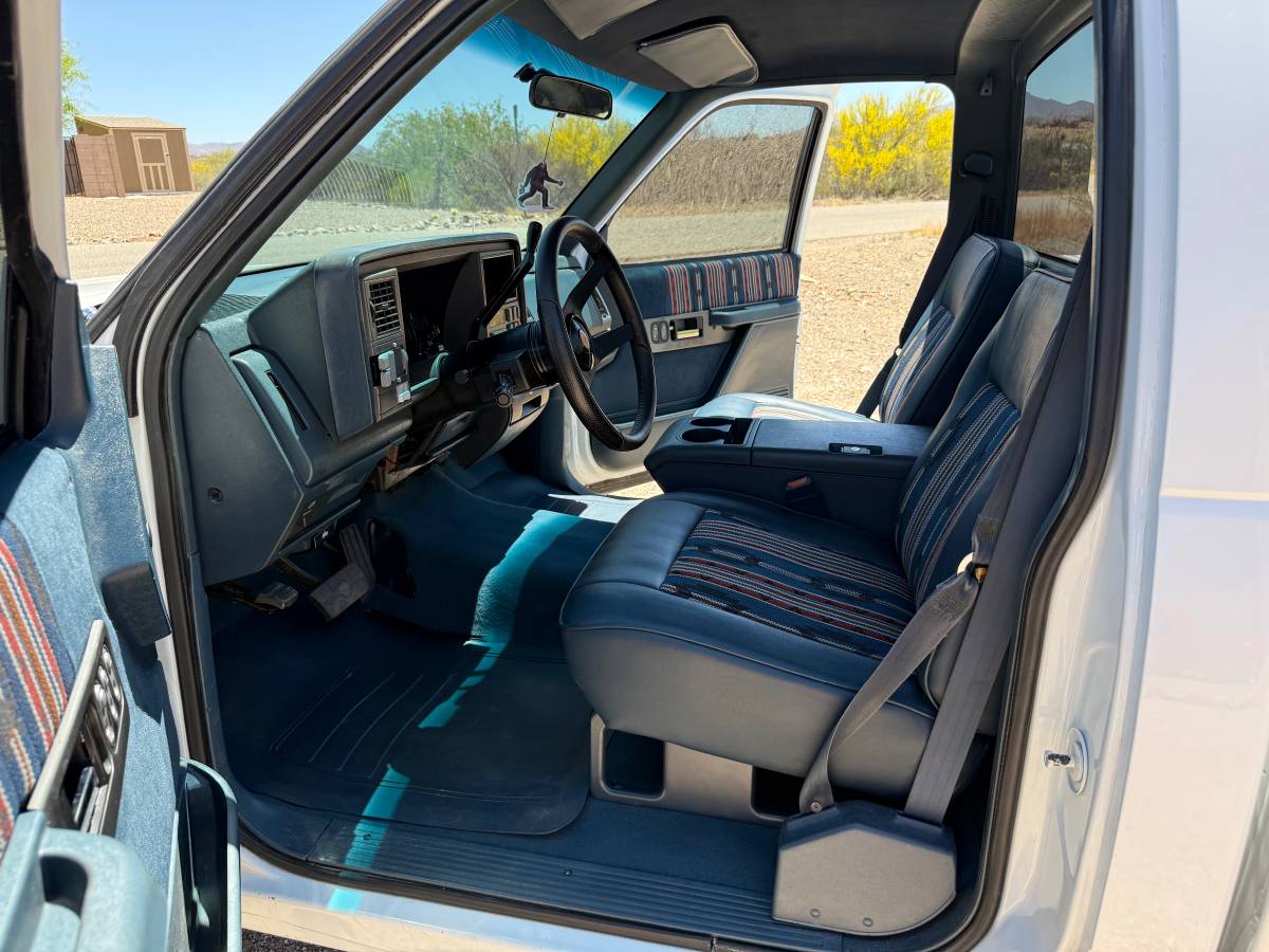 Chevrolet-Silverado-3500-1992-white-18