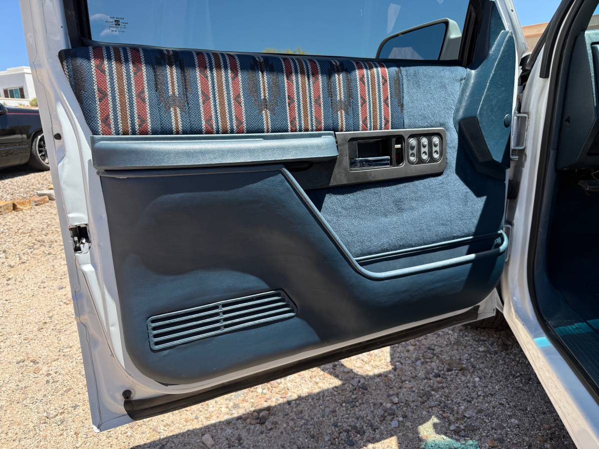Chevrolet-Silverado-3500-1992-white-19