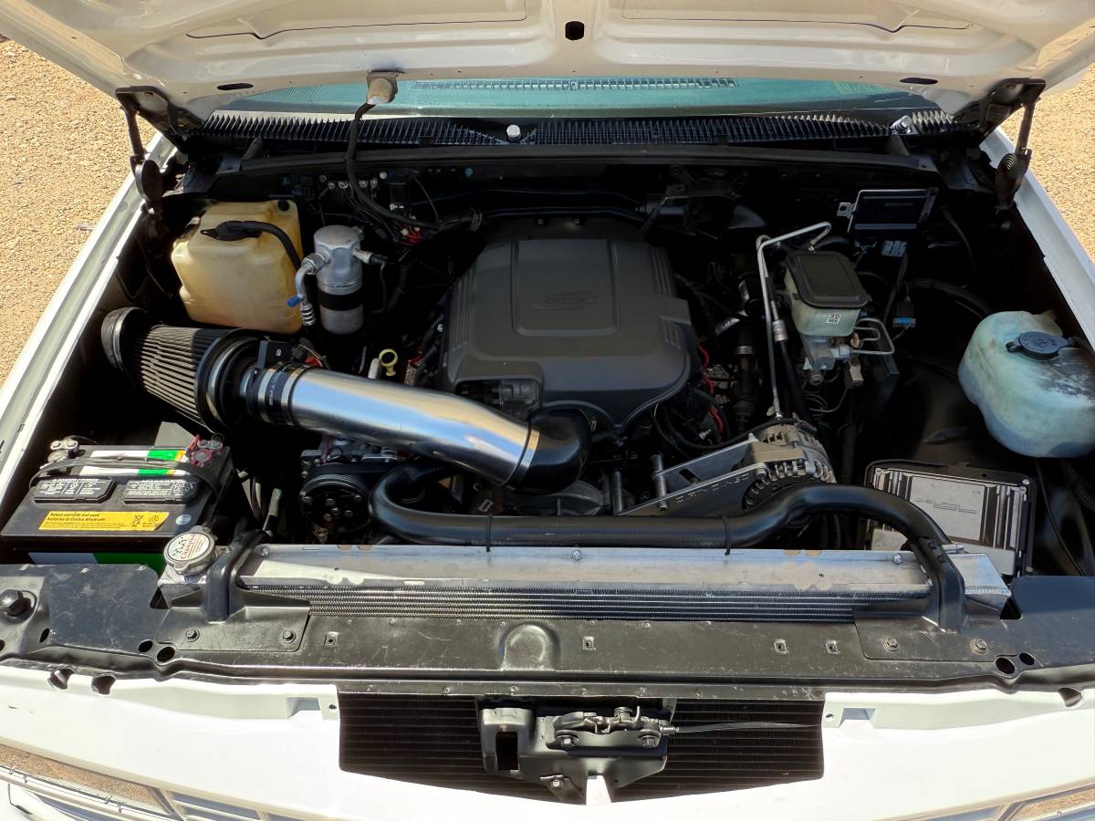 Chevrolet-Silverado-3500-1992-white-2
