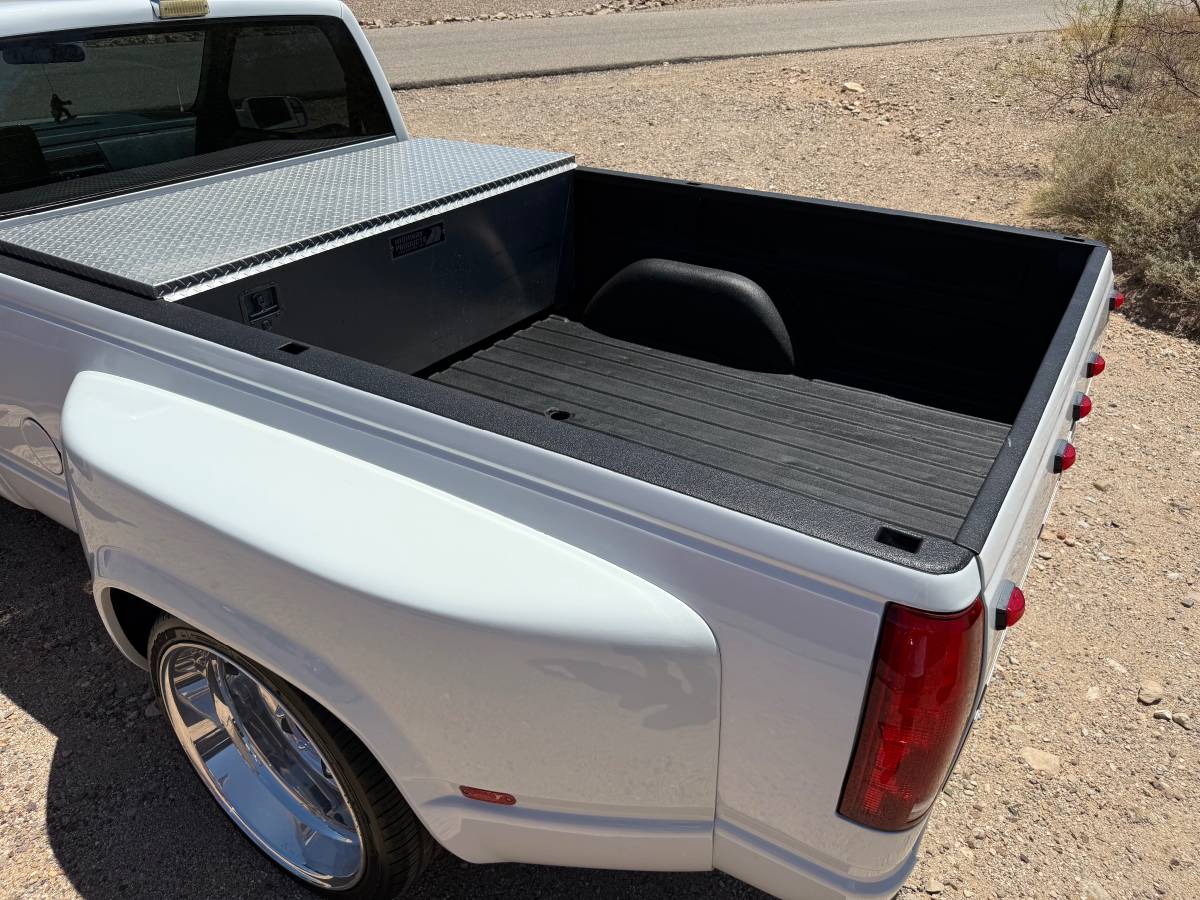 Chevrolet-Silverado-3500-1992-white-23