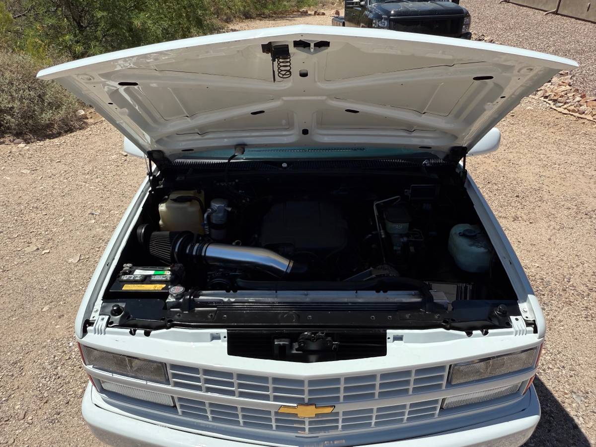 Chevrolet-Silverado-3500-1992-white-4