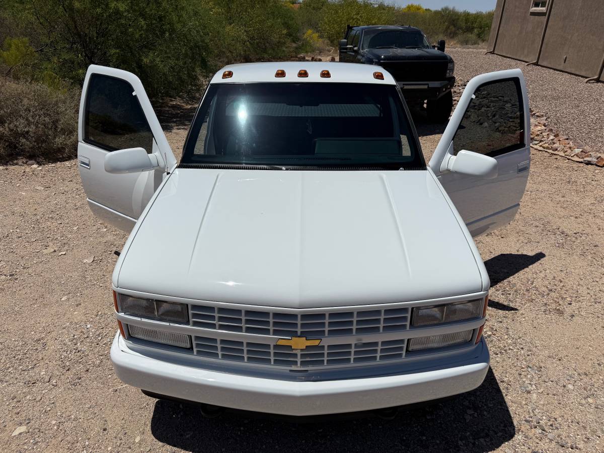 Chevrolet-Silverado-3500-1992-white-7