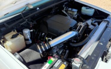 Chevrolet-Silverado-3500-1992-white-8