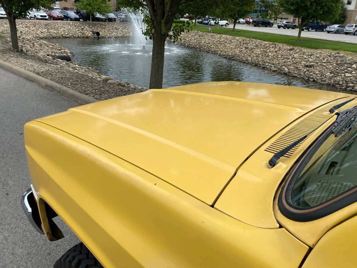 Chevrolet-Silverado-3500-hd-crew-cab-1984-yellow-10