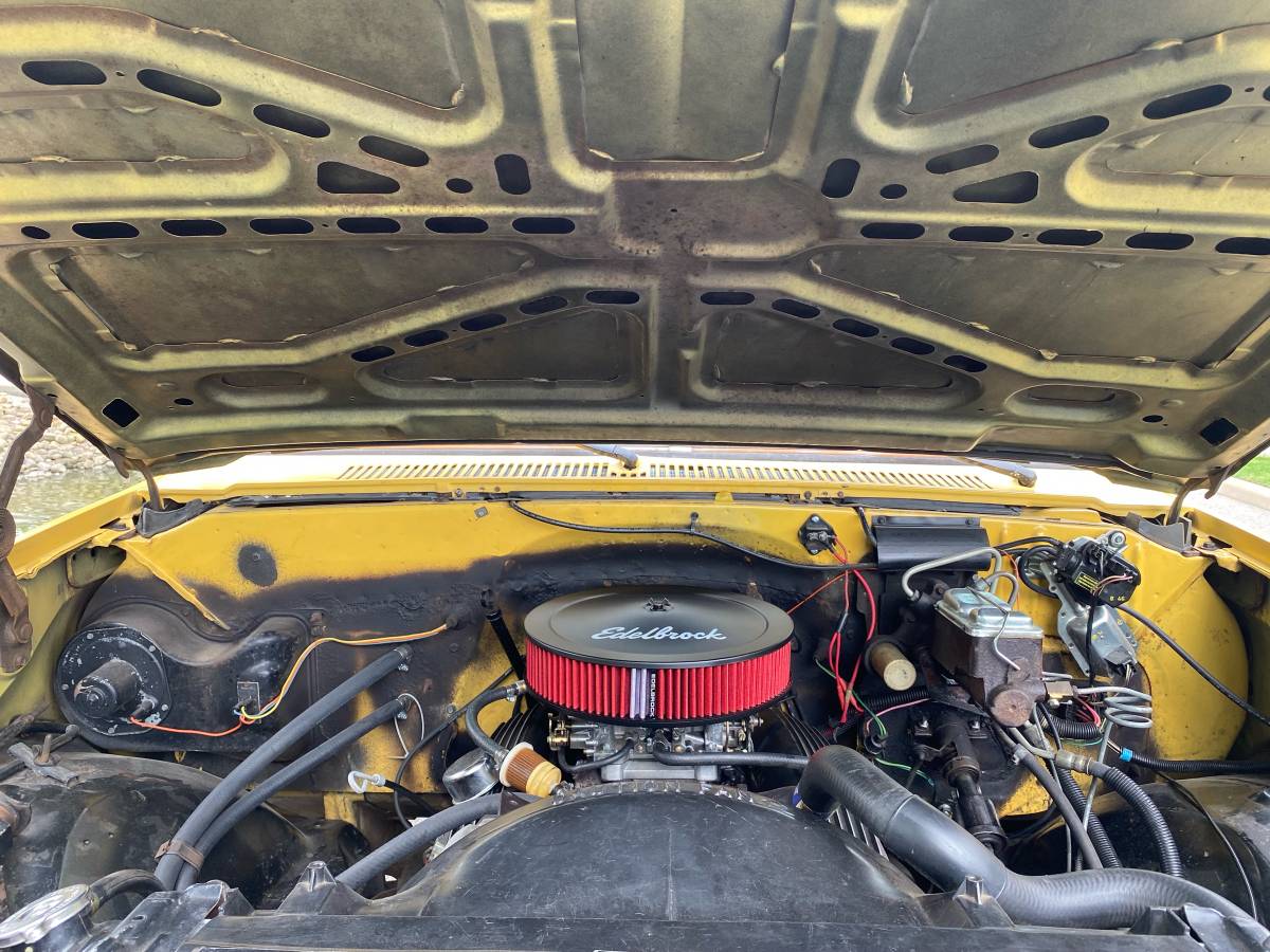 Chevrolet-Silverado-3500-hd-crew-cab-1984-yellow-19